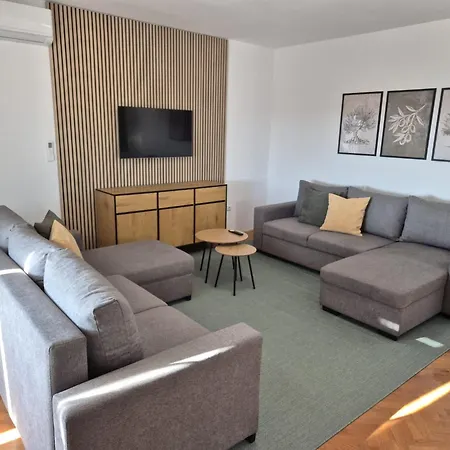 Three Olive Trees Apartamento